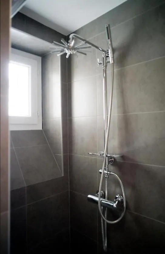 Charmant Appartement Entre La Tour Eiffel Et Les Invalides パリ アパート